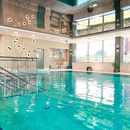 Szafirowe 2 Kryty Basen I Sauna Klifowa רבאל